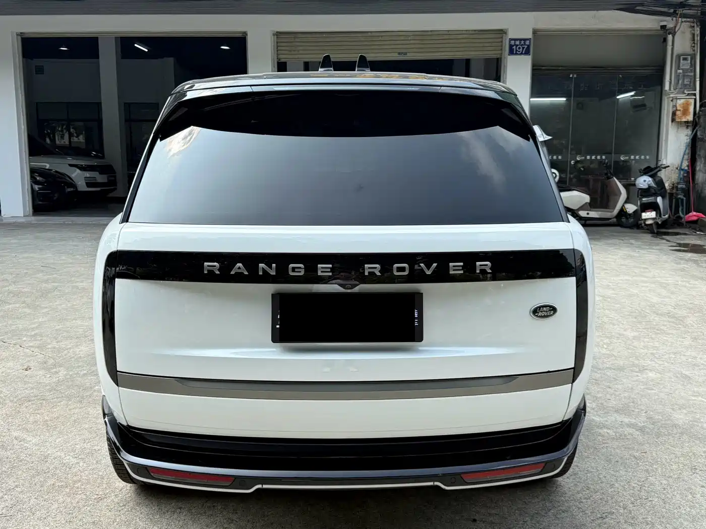 Land Rover Range Rover 2023 2023 3.0 L6 400PS Golden Age 7-Seater Long Wheelbase