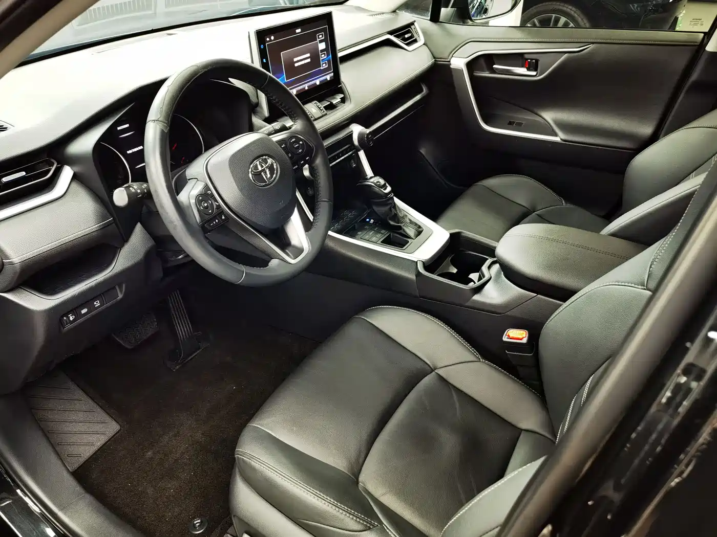 Фото 8 - Toyota Wildlander