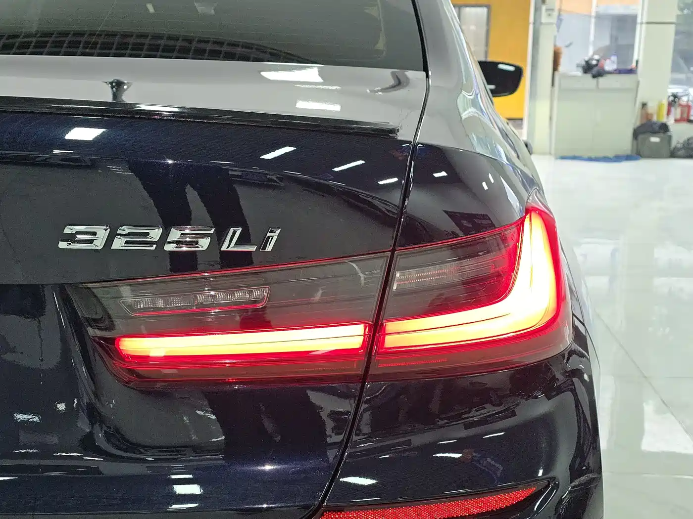 BMW 3 Series 2022 325Li M Sport Package фото 4