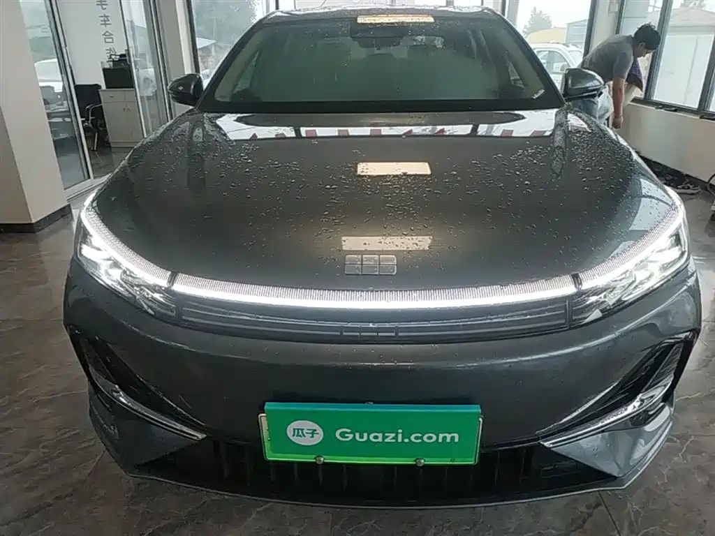 Geely Galaxy Galaxy A7 2025 EM-i 150km Explorer+ Edition фото 3