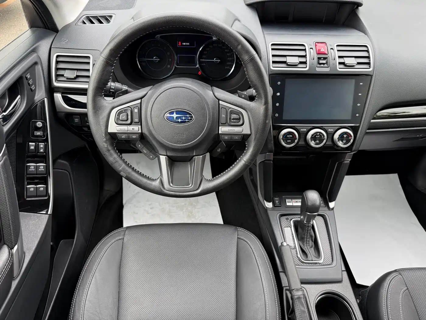 Subaru Forester 2016 2.5i Luxury Navigation Edition фото 6