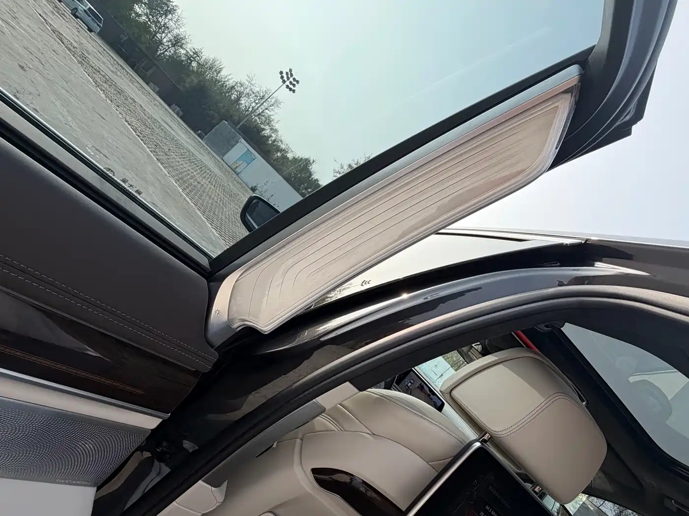 BMW 7 Series 2016 750Li xDrive 4-Seater фото 24