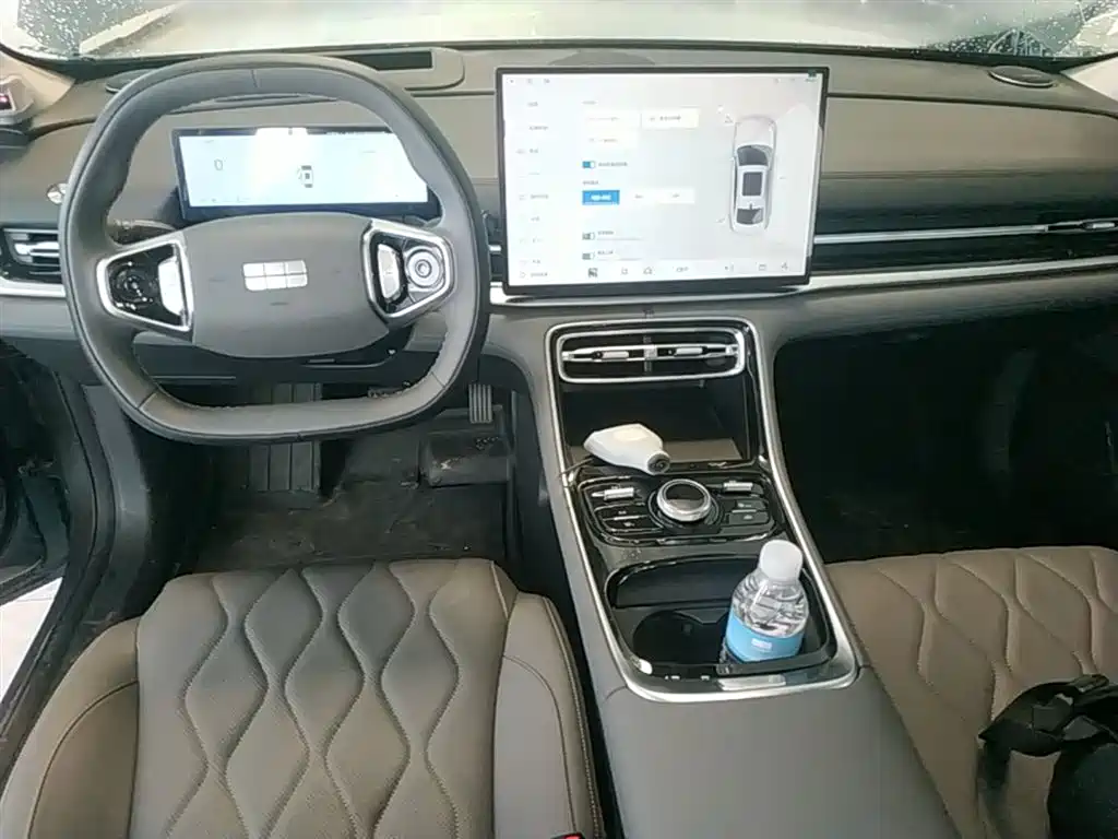 Geely Galaxy Galaxy A7 2025 EM-i 150km Explorer+ Edition фото 6