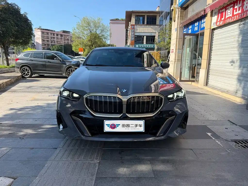 BMW i5 2024 2024 eDrive 35L Premium Model M Sport Package
