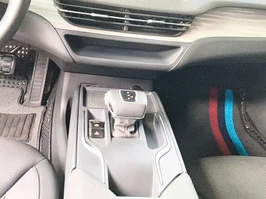 Hongqi E-QM5 2025 2024 500km Travel Edition
