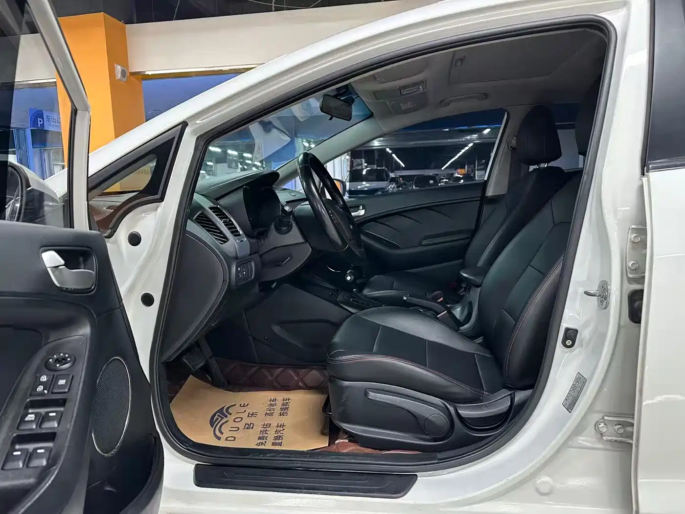 Kia K3 2015 1.6L Automatic GLS фото 5