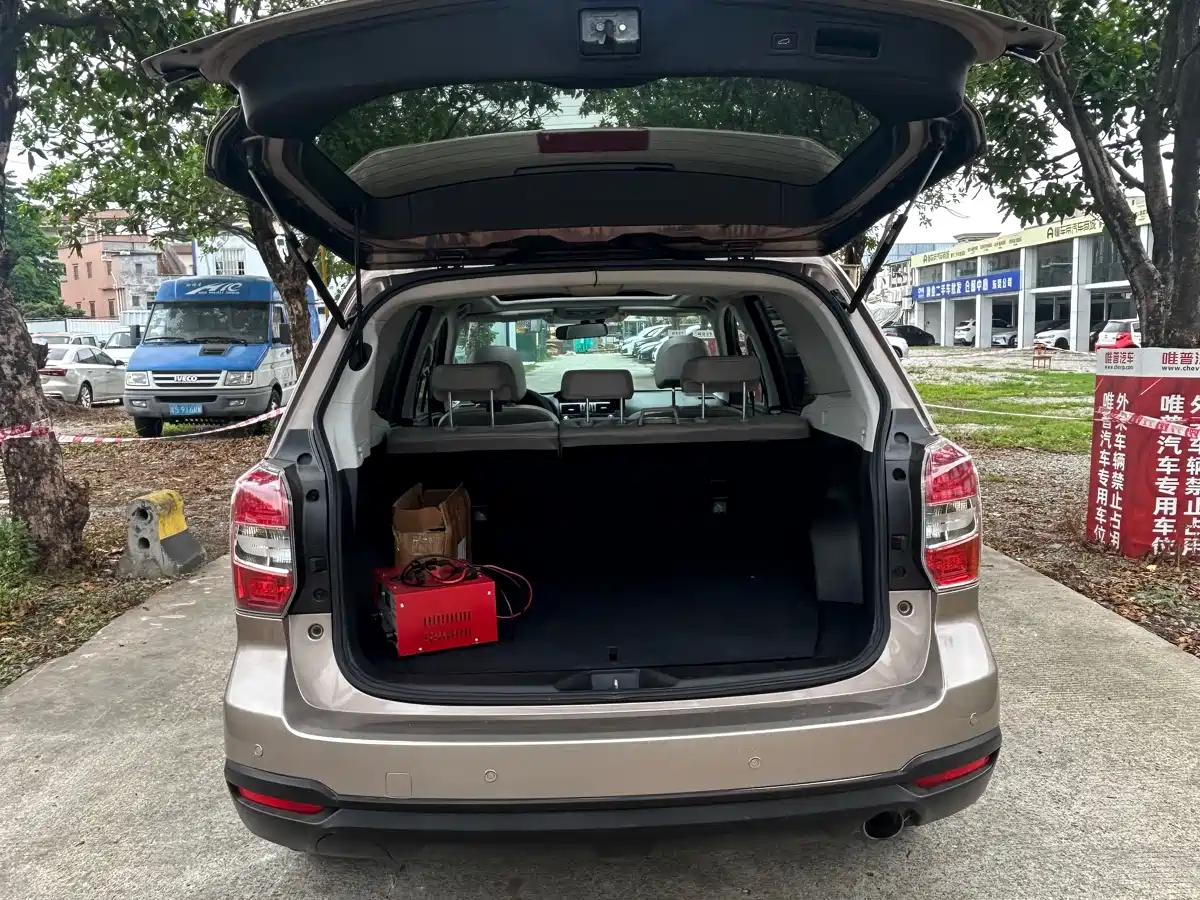 Subaru Forester 2013 2.5i Automatic Premium Edition фото 22