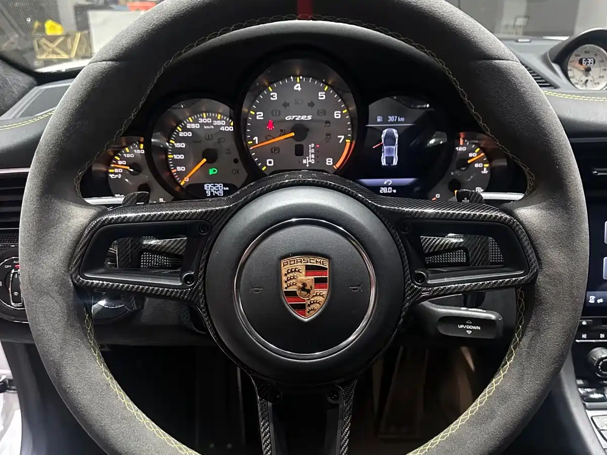 Porsche 911 2018 GT2 RS 3.8T фото 5