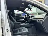 Photo 8 - Cadillac XT4