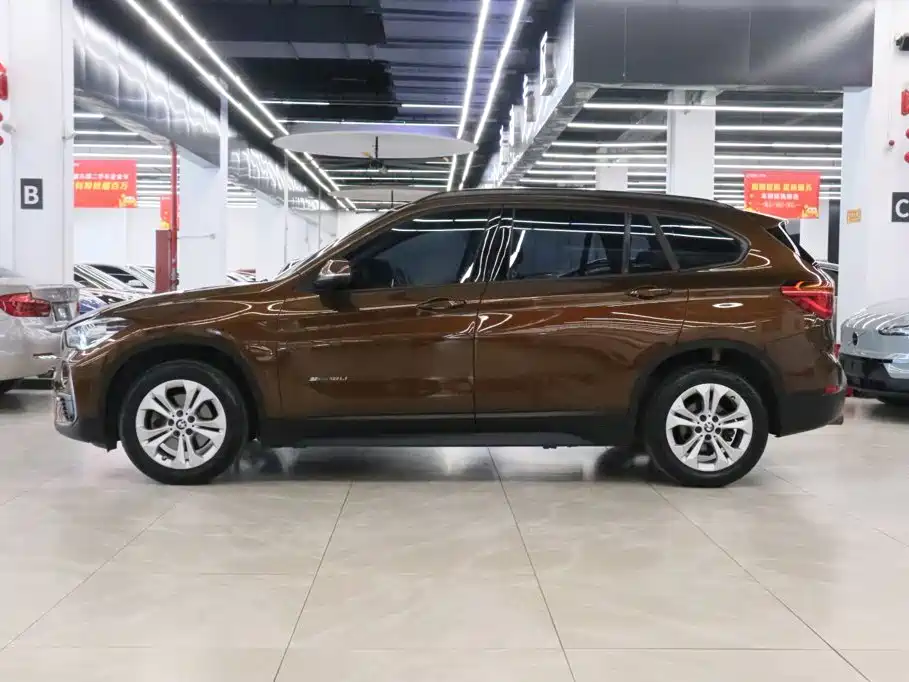 Фото 3 - BMW X1