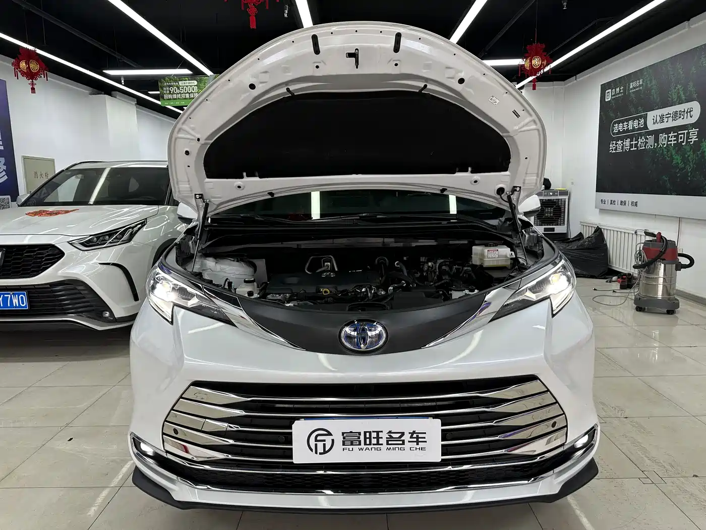 Toyota Sienna 2023 2.5L Hybrid Comfort Edition фото 18