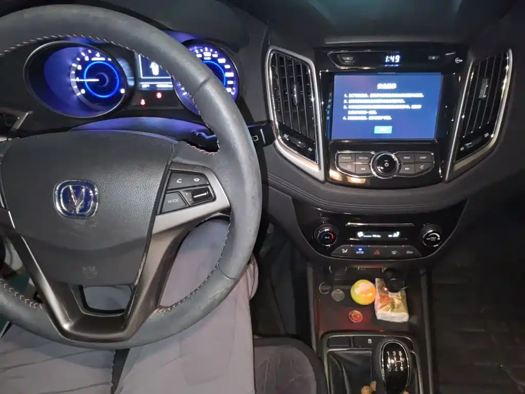 Фото 10 - Changan Eado XT