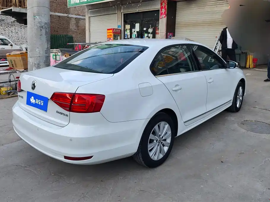 Volkswagen Sagitar 2015 1.6L Manual Comfort фото 3