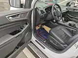 Фото 16 - Ford Edge