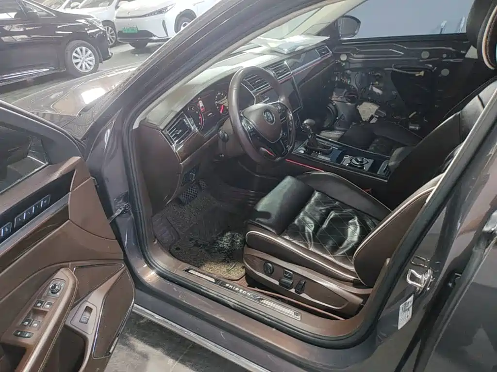 Фото 11 - Volkswagen Phideon