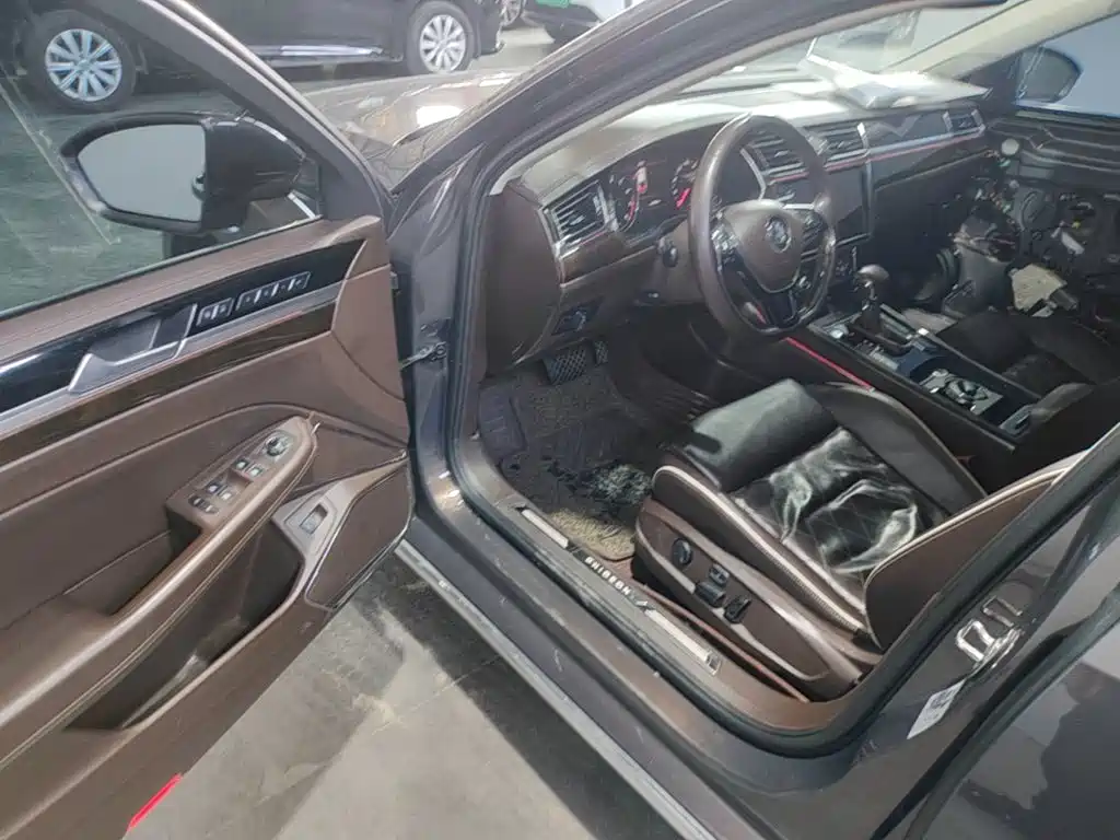 Фото 12 - Volkswagen Phideon