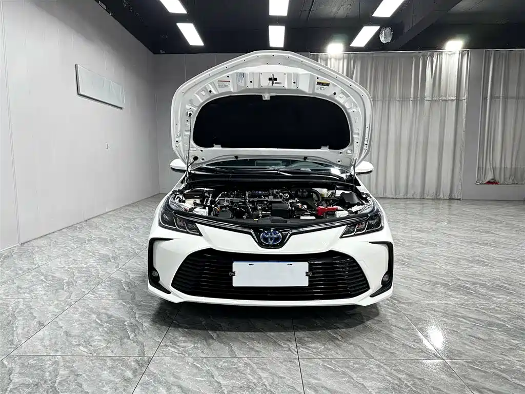 Toyota Corolla 2021 Hybrid 1.8L E-CVT Elite Edition фото 7