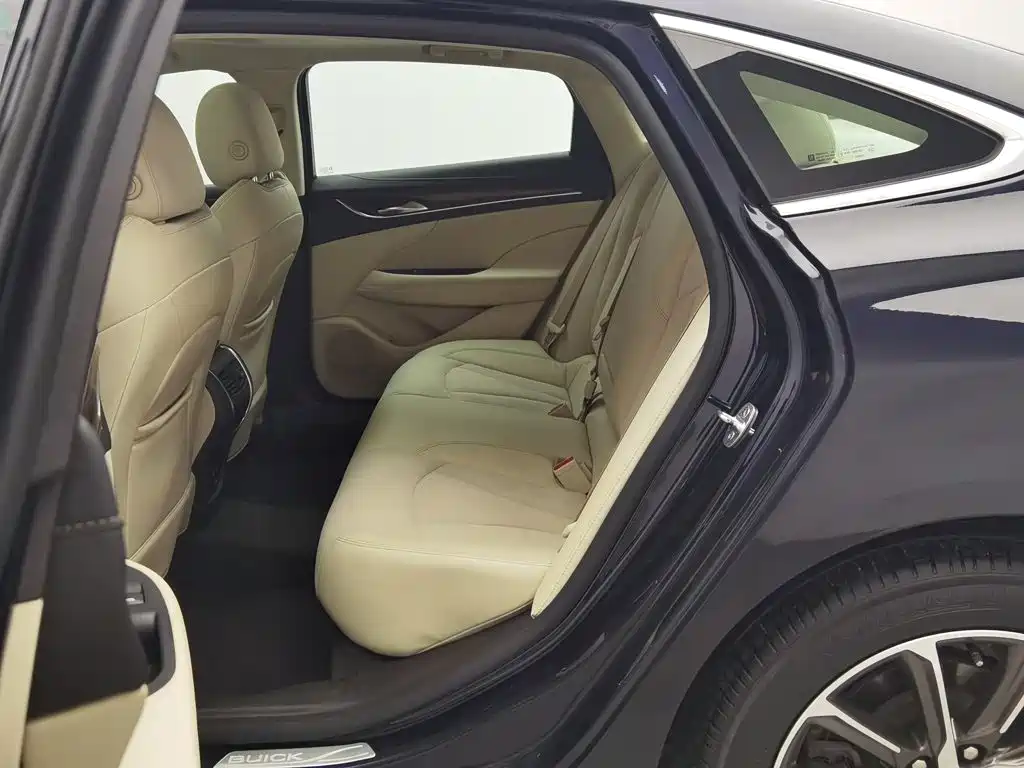 Фото 15 - Buick LaCrosse