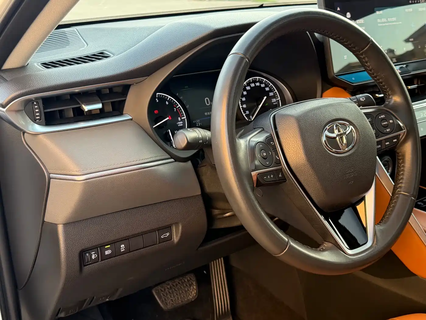 Toyota Venza 2022 2.0L CVT 2WD Premium фото 12