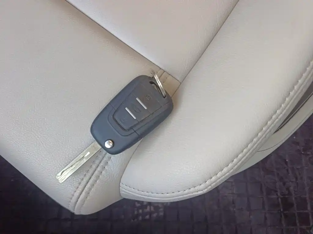 SAIC Maxus Xintu V80 2025 2024 Aoyun Value Edition 6AMT Long Wheelbase Medium Roof 127Ps 6/7/8/9 Seats