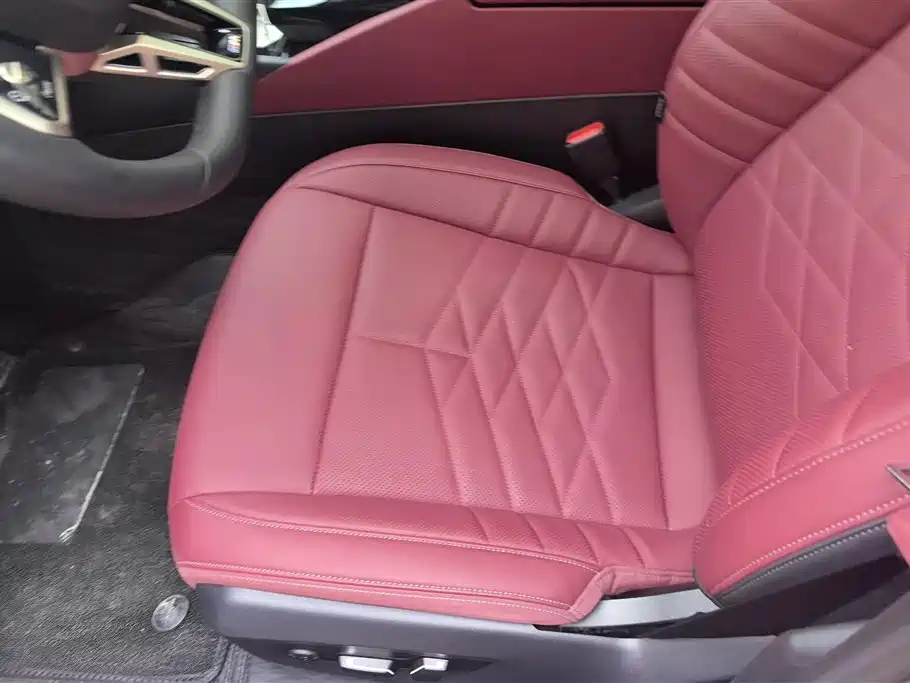 BMW 5 Series 2025 530Li Premium M Sport Package фото 9