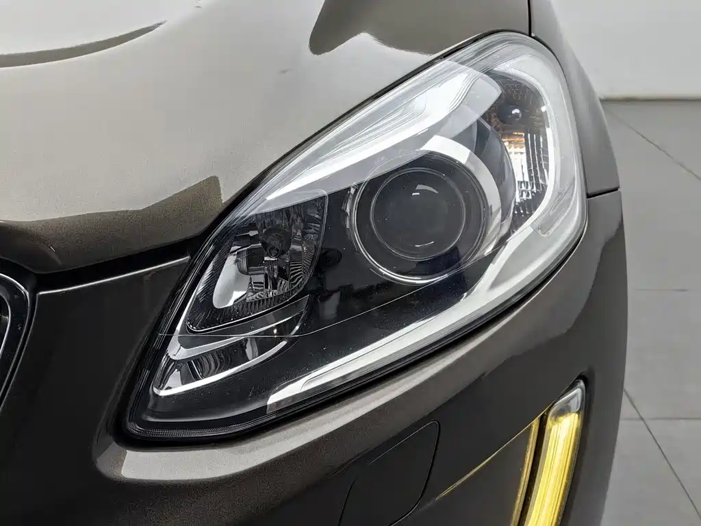 Фото 7 - Volvo XC60