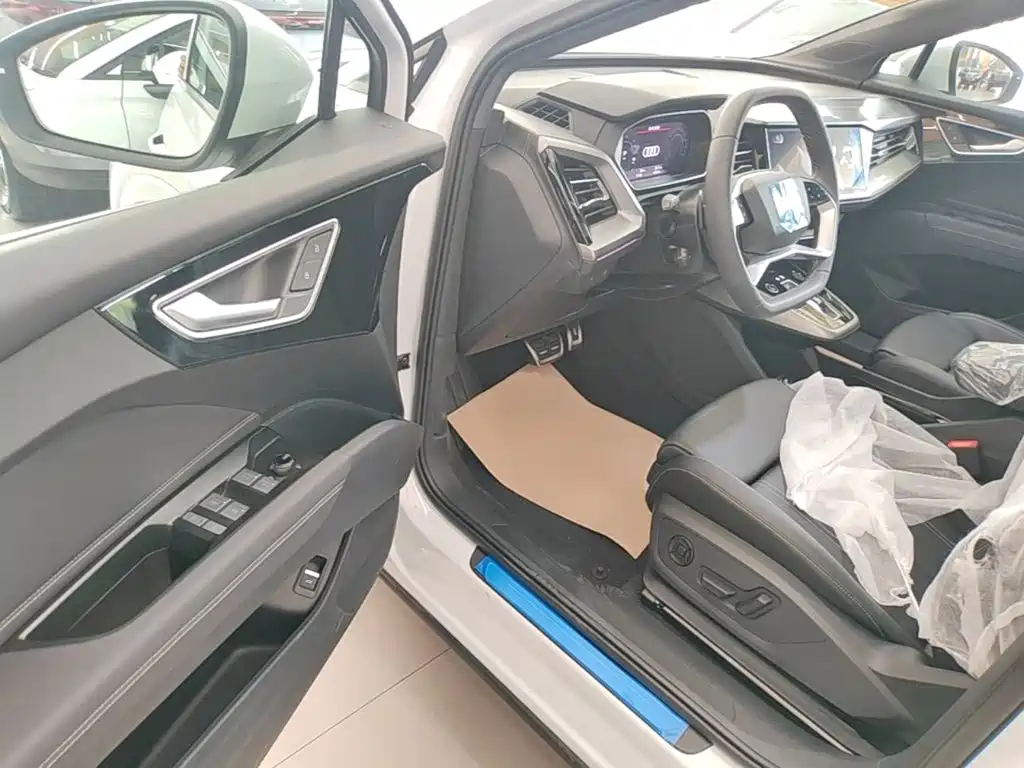 Audi Q4 e-tron 2026 2024 40 e-tron Pioneer Edition