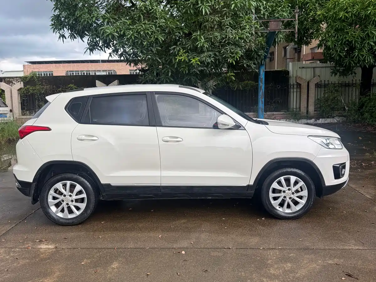 Фото 4 - BAIC Senova X35