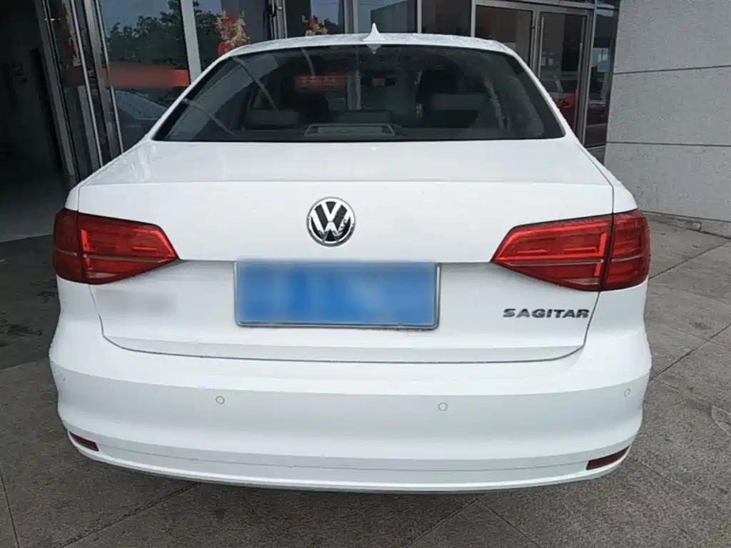 Volkswagen Sagitar 2018 1.6L Automatic Comfort фото 4