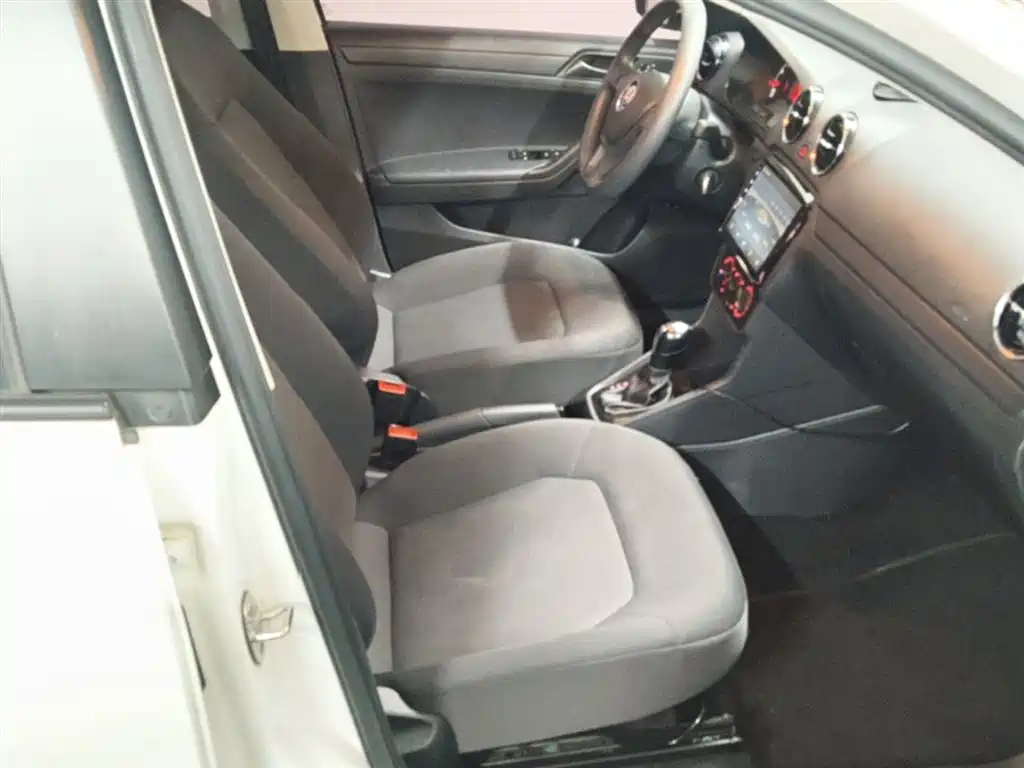 Volkswagen Jetta 2017 1.5L Automatic Fashion фото 25