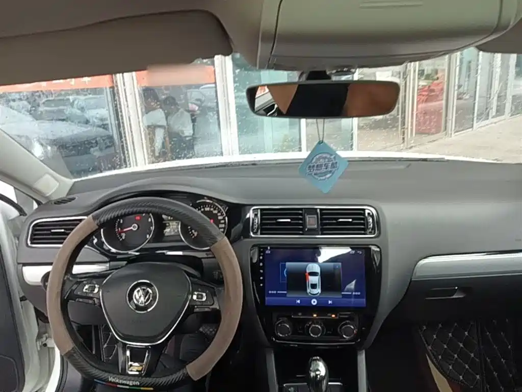 Volkswagen Sagitar 2018 1.6L Automatic Comfort фото 6
