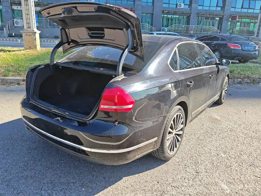 Photo 3 - Volkswagen Passat