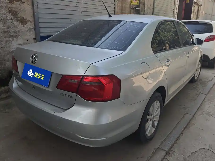 Photo 3 - Volkswagen Jetta