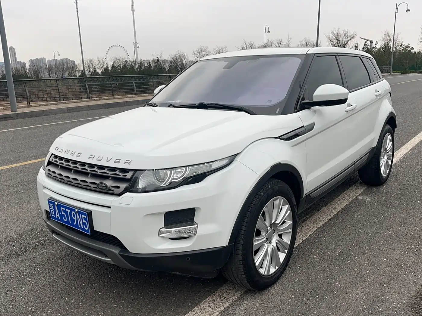 Land Rover Range Rover Evoque 2015 2.0T 5-Door Intelligent Edition