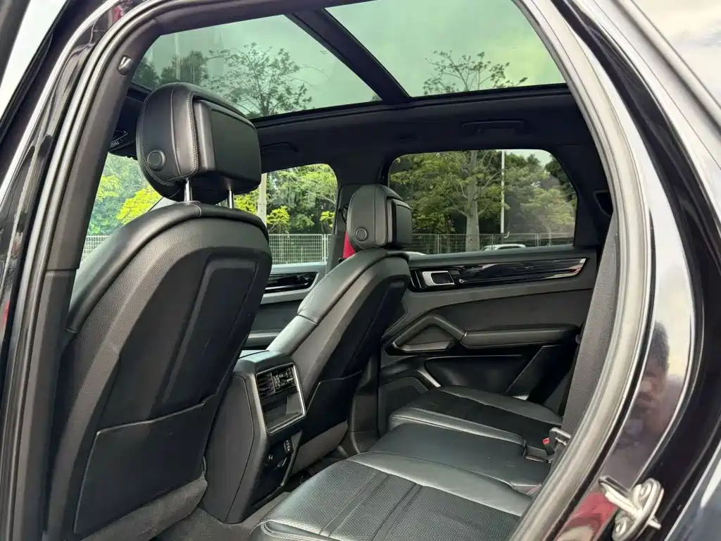 Фото 5 - Porsche Cayenne