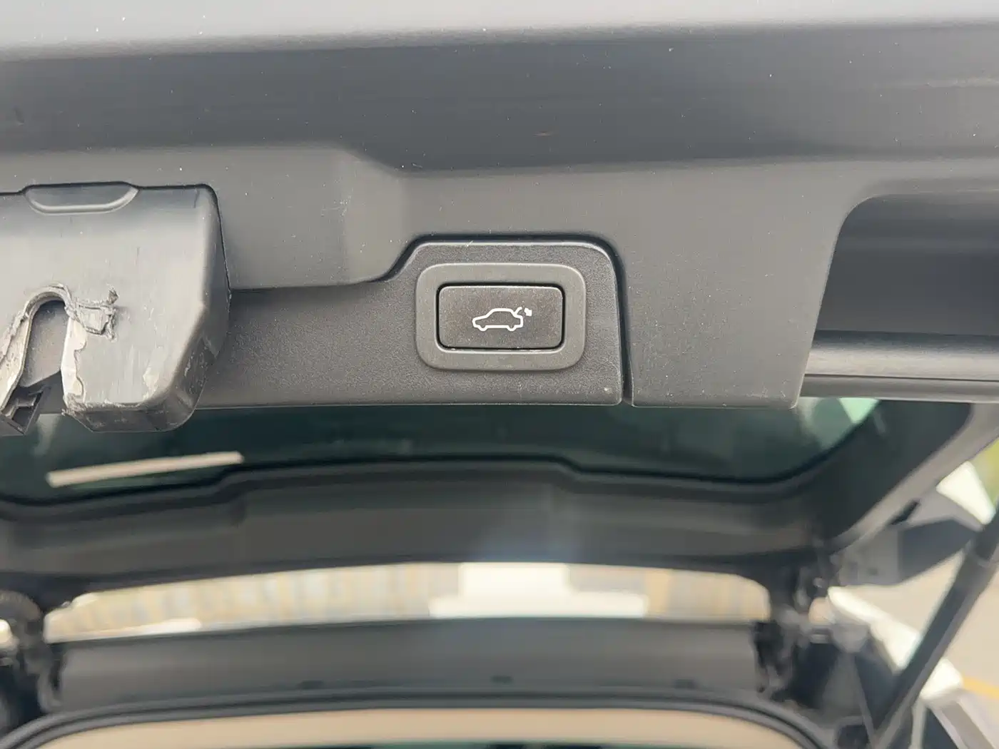 Land Rover Range Rover Evoque 2015 2.0T 5-Door Intelligent Edition фото 24