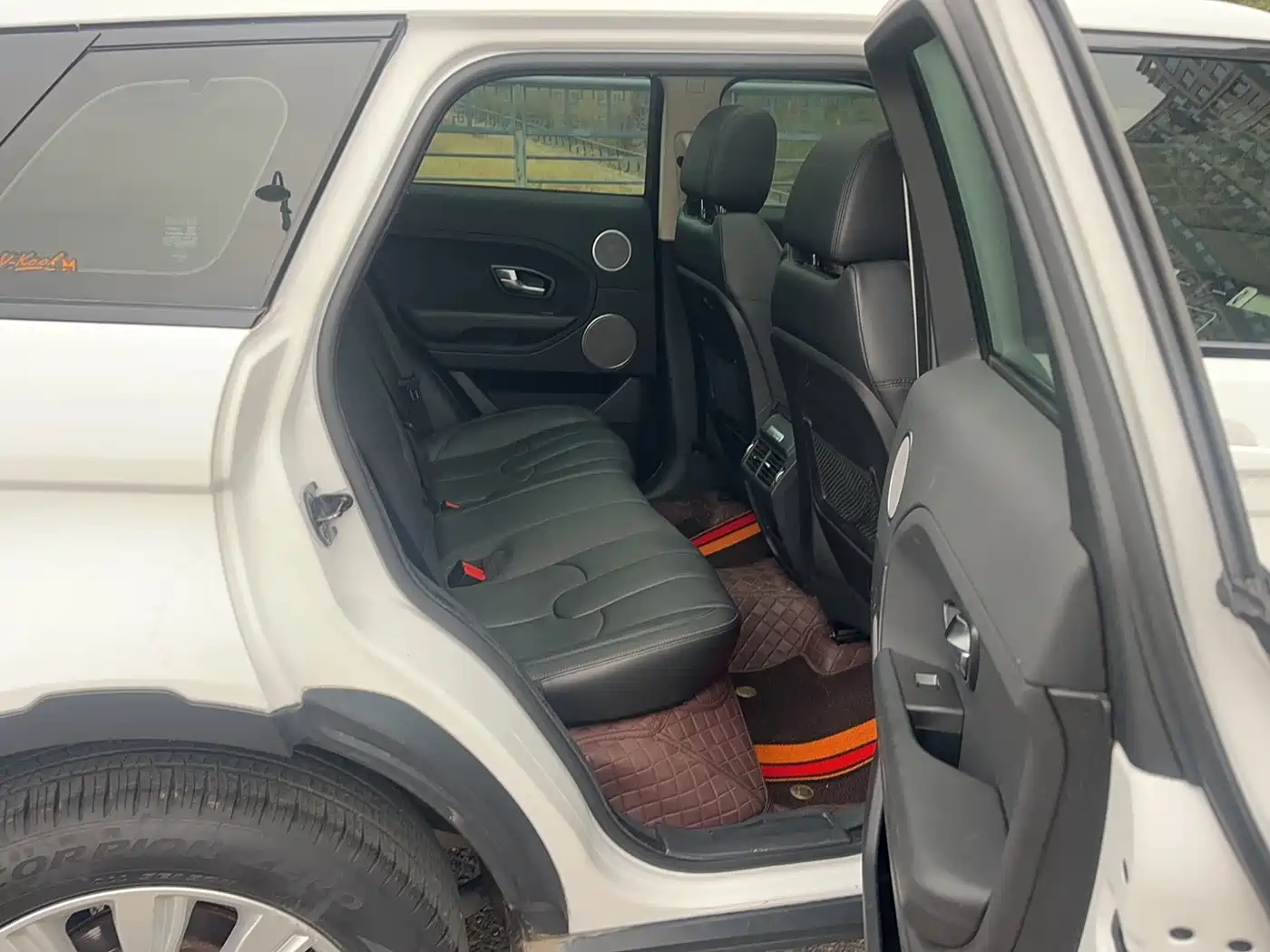 Land Rover Range Rover Evoque 2015 2.0T 5-Door Intelligent Edition фото 25