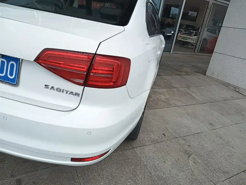Volkswagen Sagitar 2018 1.6L Automatic Comfort фото 24