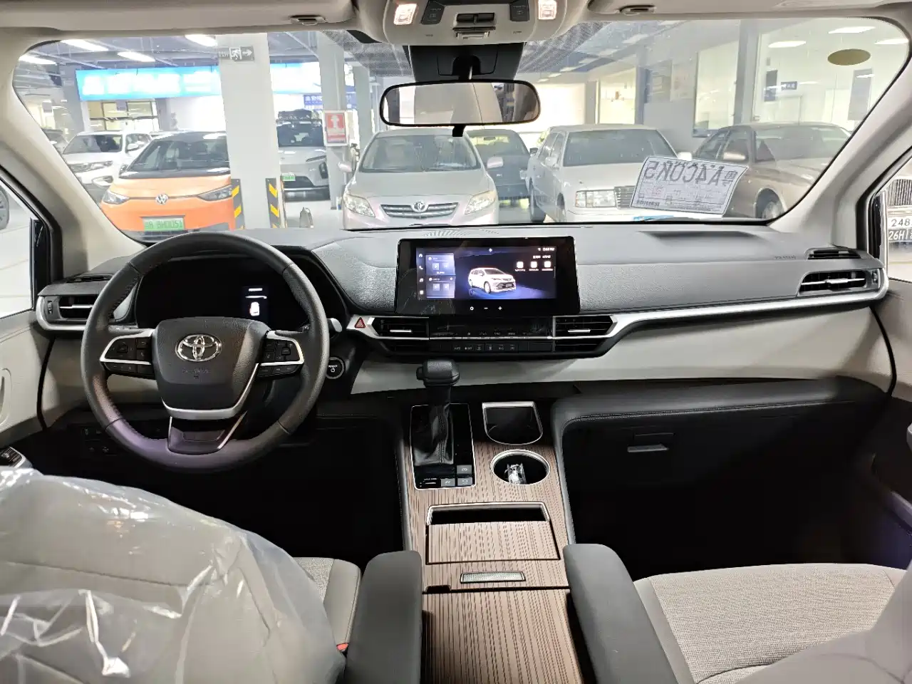 Toyota Sienna 2026 Model 2.5L Hybrid 2WD Comfort Edition фото 8