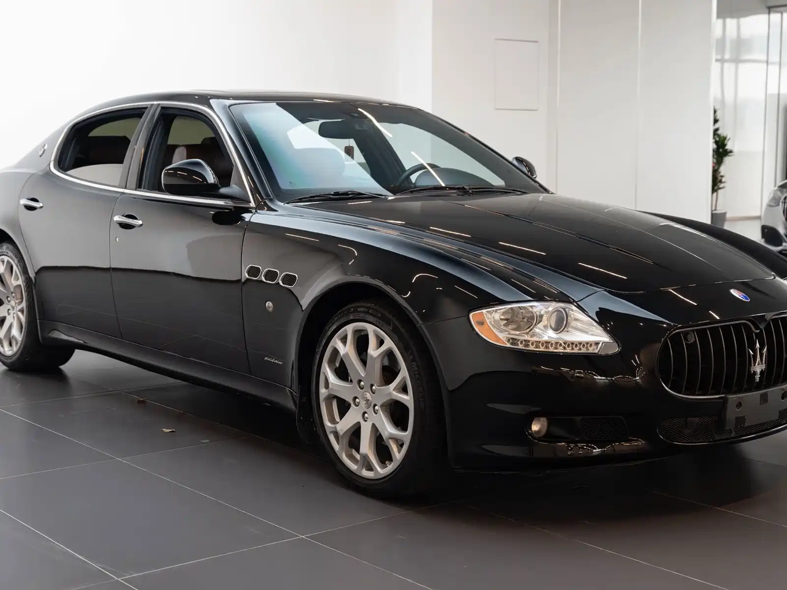 Photo 3 - Maserati Quattroporte