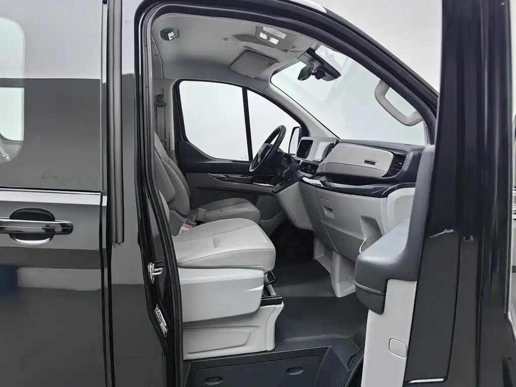 Ford Transit 2023 2023 Model 2.0T Petrol Automatic Business Travel Medium Wheelbase Low Roof 7/8/9 Seater