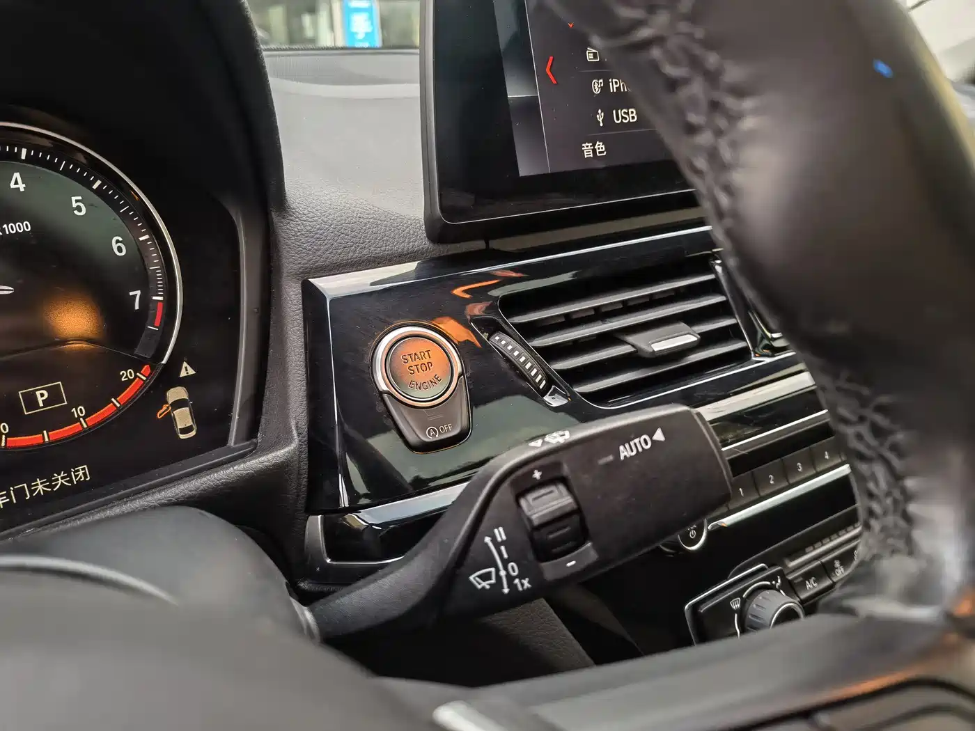 BMW 1 Series 2022 120i M Sport Shadow Edition фото 18