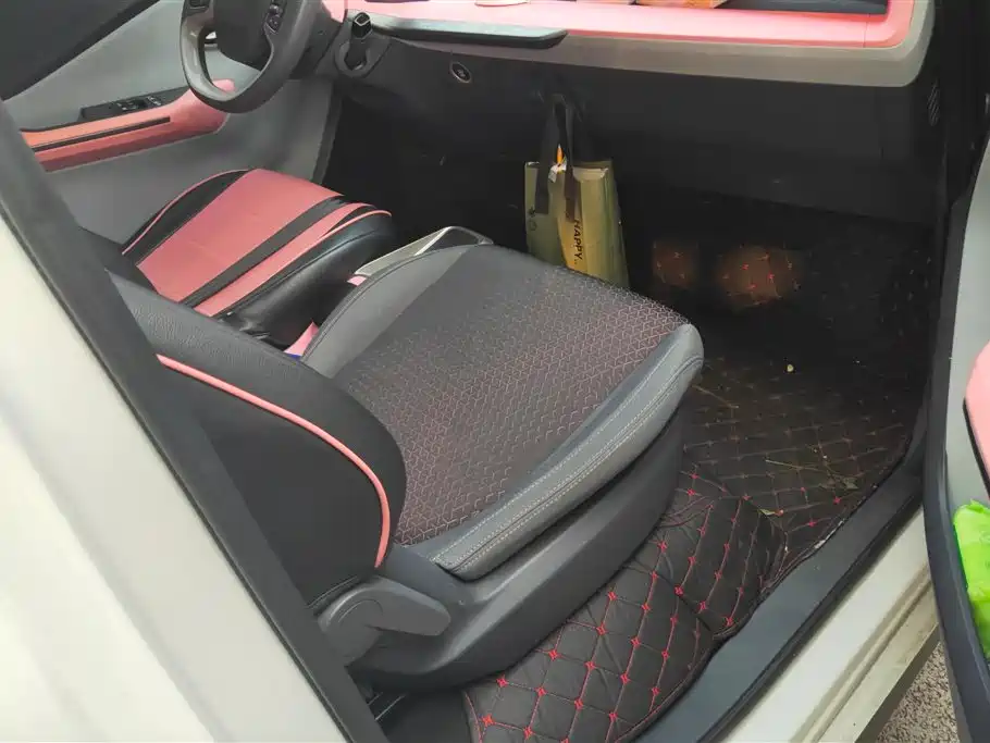 BAOJUN E200