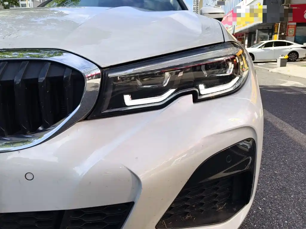 Фото 24 - BMW 3 Series