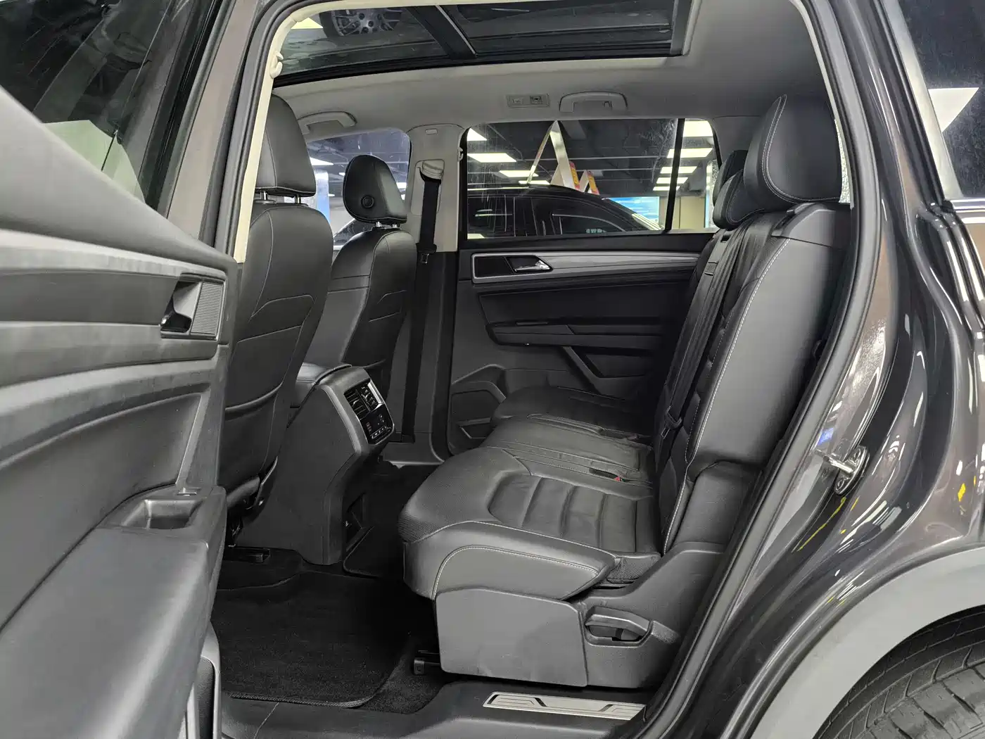 Volkswagen Teramont 2017 530 V6 4WD Luxury Edition фото 13