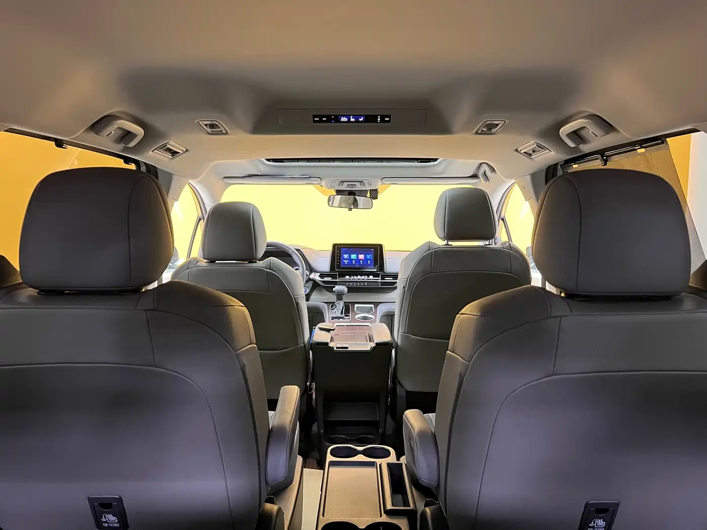 Toyota Granvia 2023 2.5L Hybrid Comfort Edition фото 26