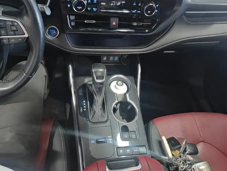 Toyota Crown Kluger 2021 2.5L HEV AWD Flagship Edition фото 16