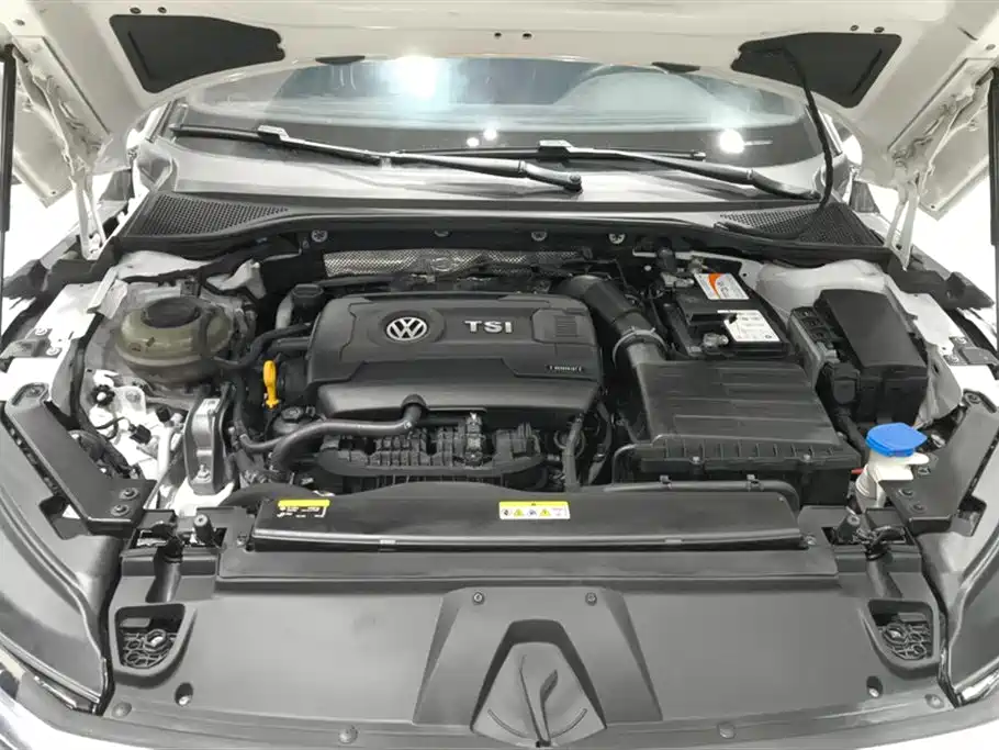 Volkswagen FAW-Volkswagen CC 2021 380TSI Eye-catching Edition 30th Anniversary фото 10
