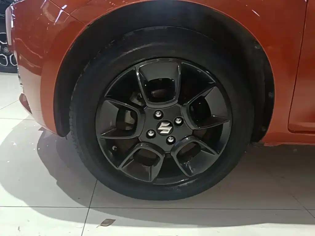 Фото 23 - Suzuki Ignis