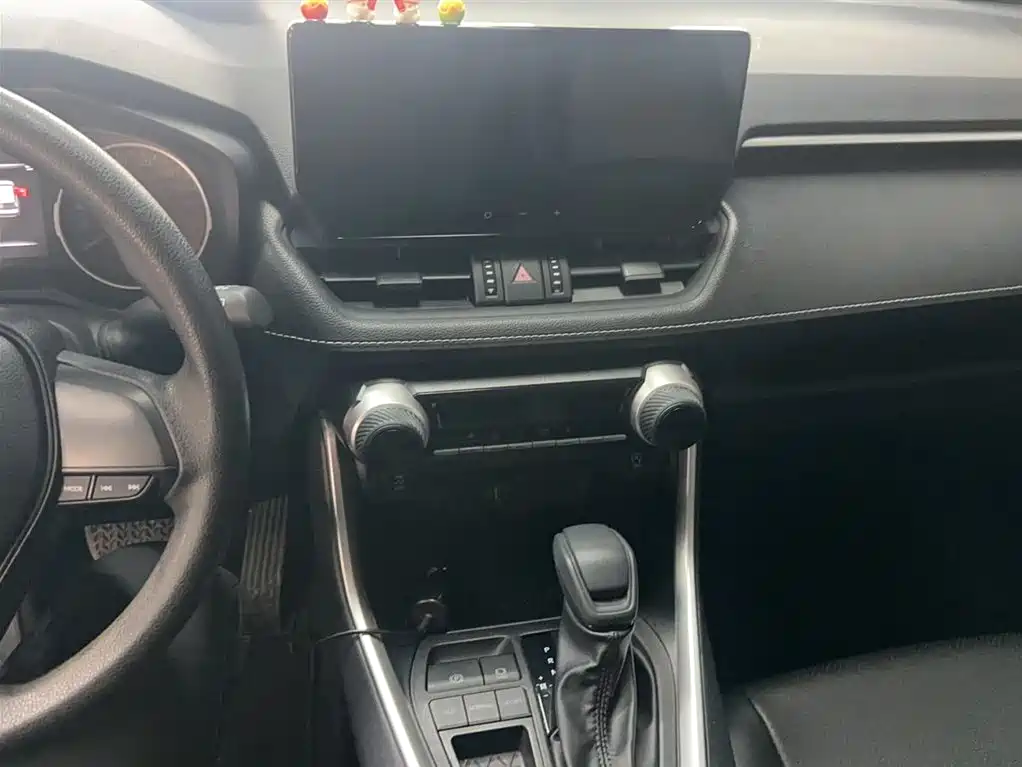Toyota Wildlander 2023 2.0L CVT FWD LE фото 7